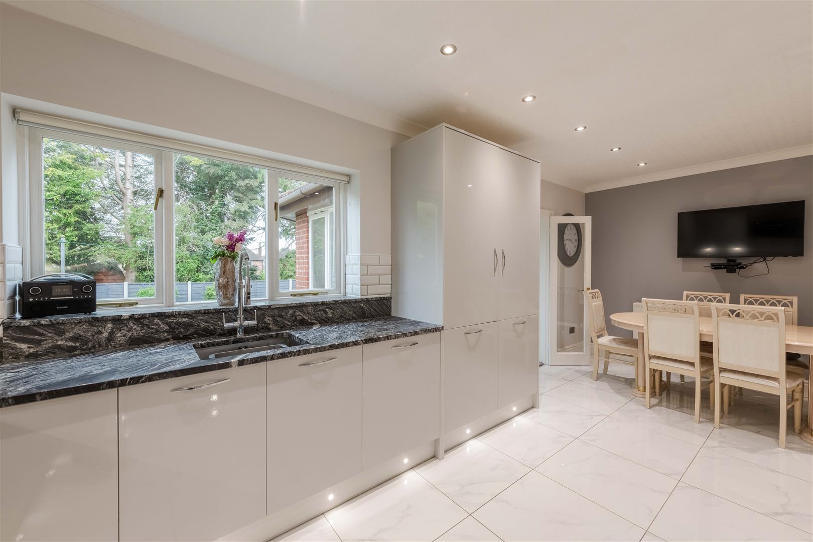 5 bed property in Newfield Place, Stourbridge
